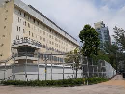Having a prisoner capacity of 1,484, it is one of the biggest on-remand centres in the city and is one of the most dangerous prisons in china.